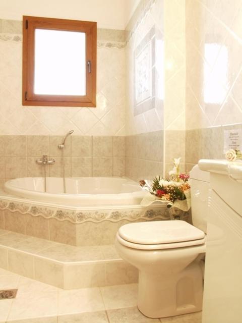 Hotel Archontiko Dimitra Vergina Quarto foto